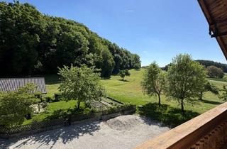 Wohnung mieten in 85625 Glonn, Ein Stück Landliebe – 4-Zimmer-Wohnung im stilvollen Bauernhofambiente
