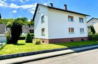 Haus kaufen in 77833 Ottersweier, SELTENE GELEGENHEIT IN OTTERSWEIER: Großzügiges Zweifamilienhaus mit Garten, große Doppelgarage