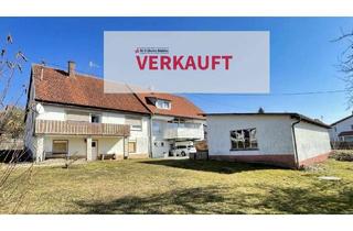 Haus kaufen in 72477 Schwenningen, Einzigartige Chance: Zwei Häuser, ein Nebengebäude mit drei Garagen – Tolle Lage!