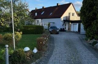 Doppelhaushälfte kaufen in 95488 Eckersdorf, **Schöne, teilsanierte Doppelhaushälfte in Eckersdorf**
