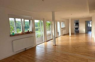 Wohnung mieten in Alte Steige 50, 72138 Kirchentellinsfurt, Exklusive 4-Raum-EG-Wohnung mit gehobener Innenausstattung mit Balkon, Einbauküche und Aussicht