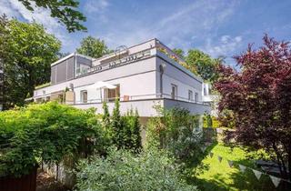 Wohnung kaufen in 81545 München, Wohnen mit umlaufender Terrasse im Grünen. In der begehrten Menterschwaige.