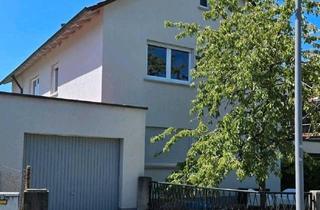 Haus kaufen in 97525 Schwebheim, Schwebheim - Dreifamilienhaus als Kapitalanlage oder zur Selbstnutzung