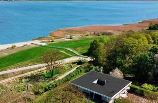 Villa kaufen in 17493 Eldena, Designvilla mit Blick über die Boddenlandschaft bis zur Insel Rügen