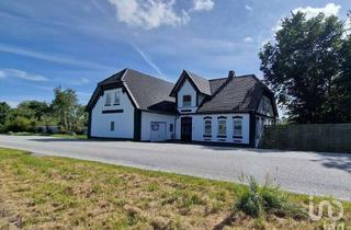 Haus kaufen in 25878 Drage, Platz für Ideen: Wohnen, Gewerbe oder Tierhaltung auf großem Areal mit Teich