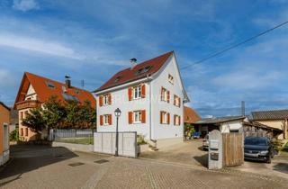 Haus kaufen in 79331 Teningen, Teilsaniertes Zweifamilienhaus mit großem Garten & Wirtschaftsgebäude im Angebotsverfahren