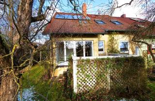 Doppelhaushälfte kaufen in 96135 Stegaurach, Doppelhaushälfte mit schönem Garten und Carport