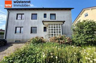 Anlageobjekt in 94469 Deggendorf, HIRZAU: Solides 2-Familienhaus in ruhiger Lage von Deggendorf.