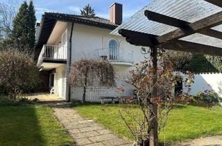 Doppelhaushälfte kaufen in 82031 Grünwald, Grünwald - Den eigenen Geschmack verwirklichen! Renovierungsbedürftiges Ensemblehaus mit viel Platz und schönem Grundstück