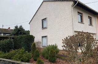 Haus kaufen in 55566 Bad Sobernheim, Bad Sobernheim - Reihenendhaus mit tollem Grundstück und Doppelcarport