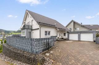 Wohnung kaufen in 57439 Attendorn, Attendorn - #KOMINOS IMMOBILIEN# Ebenerdige Eigentumswohnung mit Terrasse und Garage im 3-Familienhaus