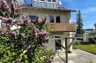 Haus kaufen in 71282 Hemmingen, Hemmingen - Haus mit Garten - Blumen sind auch schon da, nur den Rasen müssen Sie selbst mähen.