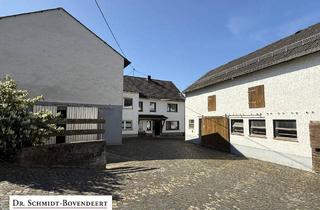 Bauernhaus kaufen in 57614 Stürzelbach, Stürzelbach - Bauernhaus mit großen Ställen und Weideland direkt am Haus!