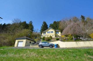 Haus kaufen in Am Kleeberg 20, 54610 Büdesheim, Büdesheim - Perfekt gepflegtes, freistehendes Haus mit Garten, Terrasse, Garage und toller Aussicht in Büdesheim