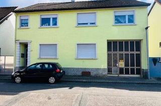 Haus kaufen in 68794 Oberhausen-Rheinhausen, Oberhausen-Rheinhausen - Zweifamilienhaus in ruhiger Wohngegend von Oberhausen (Wohnrecht OG)