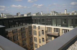 Loft kaufen in Fehrbelliner Straße 47f, 10119 Mitte, Tolle 2-Zimmer-Wohnung - mit Parkett, Einbauküche und Stellplatz! vsl. Frei werdend!!