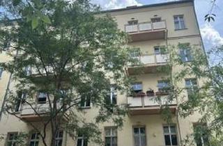 Wohnung kaufen in Lychener Straße 64, 10437 Prenzlauer Berg, "REDUZIERUNG: Zwei Terrassen - Vermietete Altbauperle im Herzen von Prenzlauer Berg“