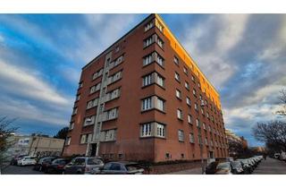 Wohnung kaufen in Innsbrucker Platz, 10827 Schöneberg, bezugsfrei 3-Zimmer-Altbauwohnung am Innsbrucker Platz – renovierungsbedürftig