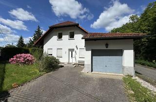 Einfamilienhaus kaufen in Am Eichenhain, 04683 Naunhof, Zwei Häuser – ein Preis: Großzügiges Einfamilienhaus mit zusätzlichem Bungalow und Gartenparadies