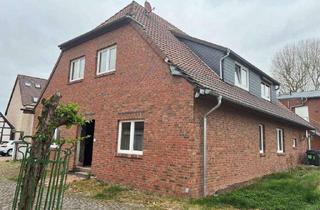 Mehrfamilienhaus kaufen in 31592 Stolzenau, Sanierungsbedürftiges Mehrfamilienhaus mit Nebengebäude in Stolzenau