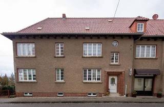Haus kaufen in Wiesenstraße 14, 17139 Malchin, Malchin - Listenpreis 395.000,00 ? - Geräumiges Stadthaus in Malchin - 2 große Wohnungen, gepflegtes Grundstück mit Sitzecke und Garage