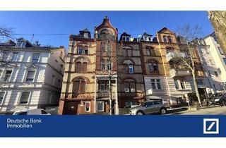 Wohnung kaufen in 65199 Wiesbaden, Wiesbaden - Charmante Dachgeschosswohnung mit historischem Flair auf 74 qm
