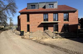 Wohnung kaufen in 31737 Rinteln, Zwei Balkone, idyllisch gelegener Neubau, eine wunderbare Rarität!