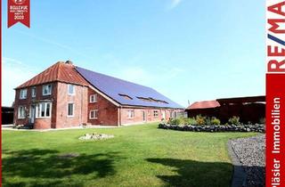 Bauernhaus kaufen in 26723 Larrelt, Gulfhof * Pferdehof * Resthof * Bauernhof * Ostfriesland * Kanallage * 2 WE * PV-Anlage *