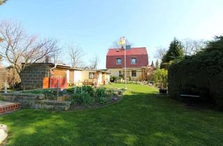 Anlageobjekt in 14656 Brieselang, Sofort wohlfühlen: EFH mit Urlaubsfeeling dank großzügigem Garten, Pool und Garage in Brieselang