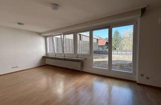 Gewerbeimmobilie kaufen in Murgtalstraße, 72250 Freudenstadt, Vielseitig nutzbare Gewerbeeinheit mit Terrasse in Freudenstadt