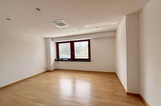 Büro zu mieten in 59555 Lippstadt, Ansprechende und renovierte Büroräume im Wohn- und Geschäftshaus mit Aufzug!