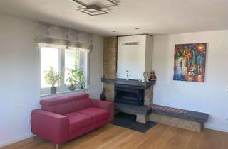 Wohnung kaufen in Kraichgaustr. 15, 76337 Waldbronn, Stilvolle, helle und ruhige Wohnung im Obergeschoss mit Kamin und herrlichem Ausblick