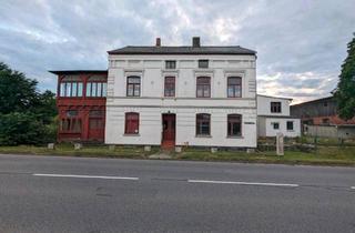 Mehrfamilienhaus kaufen in 18292 Krakow am See, Krakow am See - Mehrfamilienhaus auf großem Grundstück