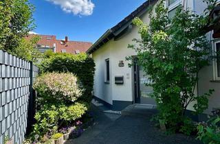 Doppelhaushälfte kaufen in 63791 Karlstein, Modernisierte Doppelhaushälfte mit gehobener Innenausstattungen und Heimkino