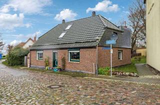Einfamilienhaus kaufen in 18556 Wiek, Hübsches Einfamilienhaus mit großem Grundstück in direkter Hafennähe in Wiek auf Rügen
