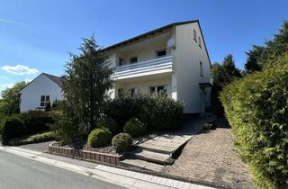 Haus kaufen in 34434 Borgentreich, Zweifamilienhaus mit großem Garten, Balkon, Garage in Borgentreich-Körbecke