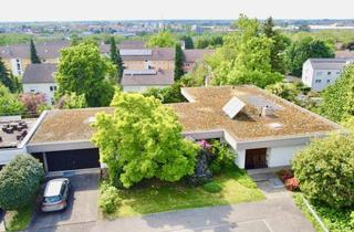 Villa kaufen in 77654 Offenburg, Großzügige Villa in absoluter TOP Lage von Offenburg mit Hallenbad und großem Grundstück