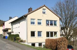 Haus kaufen in 37688 Beverungen, 2 1/2 Familienhaus, 237 qm Wohnfl., 2 Südbalkone, Garagen, Heizung neu, Bev.-Dalhausen: 269.000 € VB