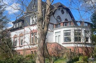 Villa kaufen in 67657 Kaiserslautern, Kaiserslautern - KL zentral gelegene Villa mit parkähnlichem Garten und Baureserve