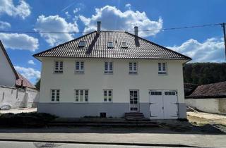 Haus kaufen in 72532 Gomadingen, Gomadingen - Saniertes 3-Familienhaus in Gomadingen - Gestalten Sie Ihr Zuhause mit Aussicht!