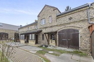 Mehrfamilienhaus kaufen in 15366 Neuenhagen, Mehrfamilienhaus mit historischem Charme – Wohnen im ehemaligen Bauernhof