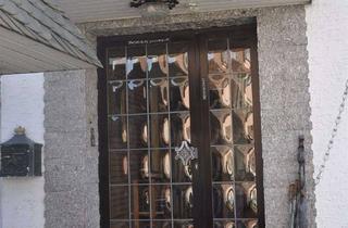 Anlageobjekt in 50374 Erftstadt, Lechenich-Bestlage: Solides Drei(Zwei)parteienhaus mit Garten, Doppelgarage, Terrasse, Loggia