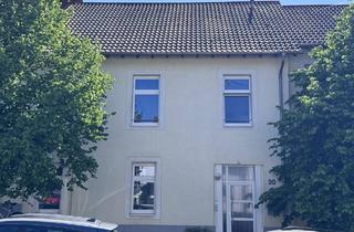 Wohnung kaufen in Sebastianstraße 20-24, 66773 Schwalbach, Schwalbach-Elm: Separate EG-Wohneinheit als ETW mit 2 Zimmern, Küche, Bad und Vorgarten
