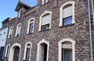 Einfamilienhaus kaufen in Mittelstraße 30, 56818 Klotten, Handwerker an der Mosel aufgepasst! Großes Einfamilienhaus mit historisch wertvoller Fassade in Klotten!