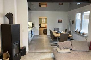 Wohnung kaufen in 67166 Otterstadt, Otterstadt - Hochwertig kernsanierte Altbauwohnung in Otterstadt, 2,5 ZKB mit Terrasse und Gartenanteil