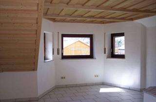 Wohnung mieten in Am Kirchfeld 7a, 93186 Pettendorf, Freundliche 4-Zimmer-Dachgeschosswohnung mit Balkon in Pettendorf