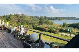 Wohnung kaufen in 23684 Scharbeutz, Scharbeutz - Traumhafte großzügige Wohnung mit einmaligem Weitblick auf den Pönitzer See. Herrliche Terrasse, Schwimmbad & Sauna. Ostseestrand ca. 3,9 km entfernt.