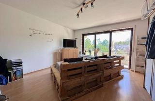Wohnung kaufen in 96450 Wüstenahorn, 1-Zimmer-Apartment mit großem Balkon und Stellplatz in Coburg