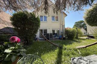 Doppelhaushälfte kaufen in 69493 Hirschberg, Kleine Doppelhaushälfte mit 3 Zimmern, eigenem Garten und zwei Garagenplätzen.