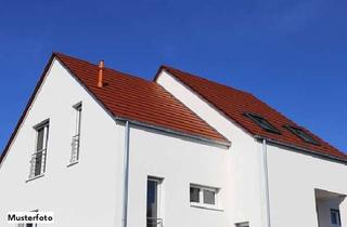 Haus kaufen in Sandfeld, 86754 Munningen, ½ Anteil - 2-Familienhaus